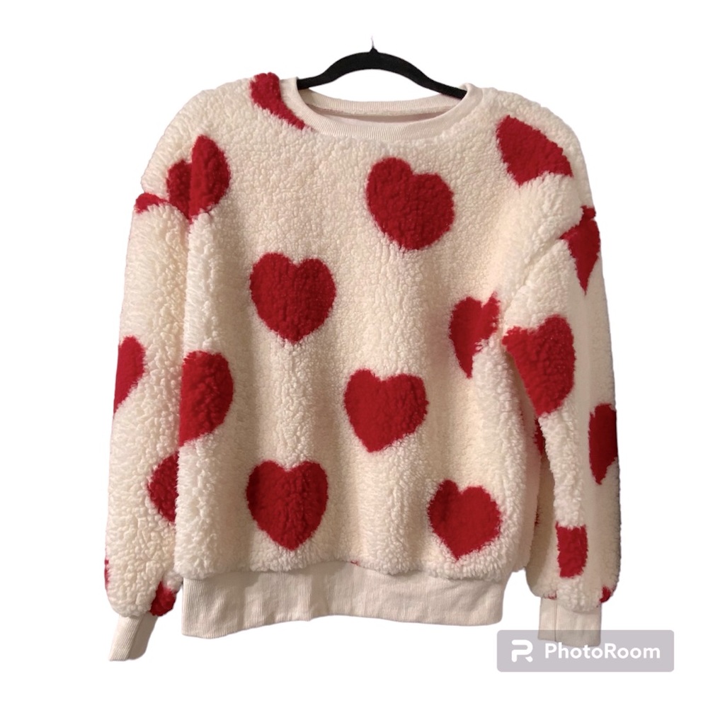Sherpa pullover sweater size medium.